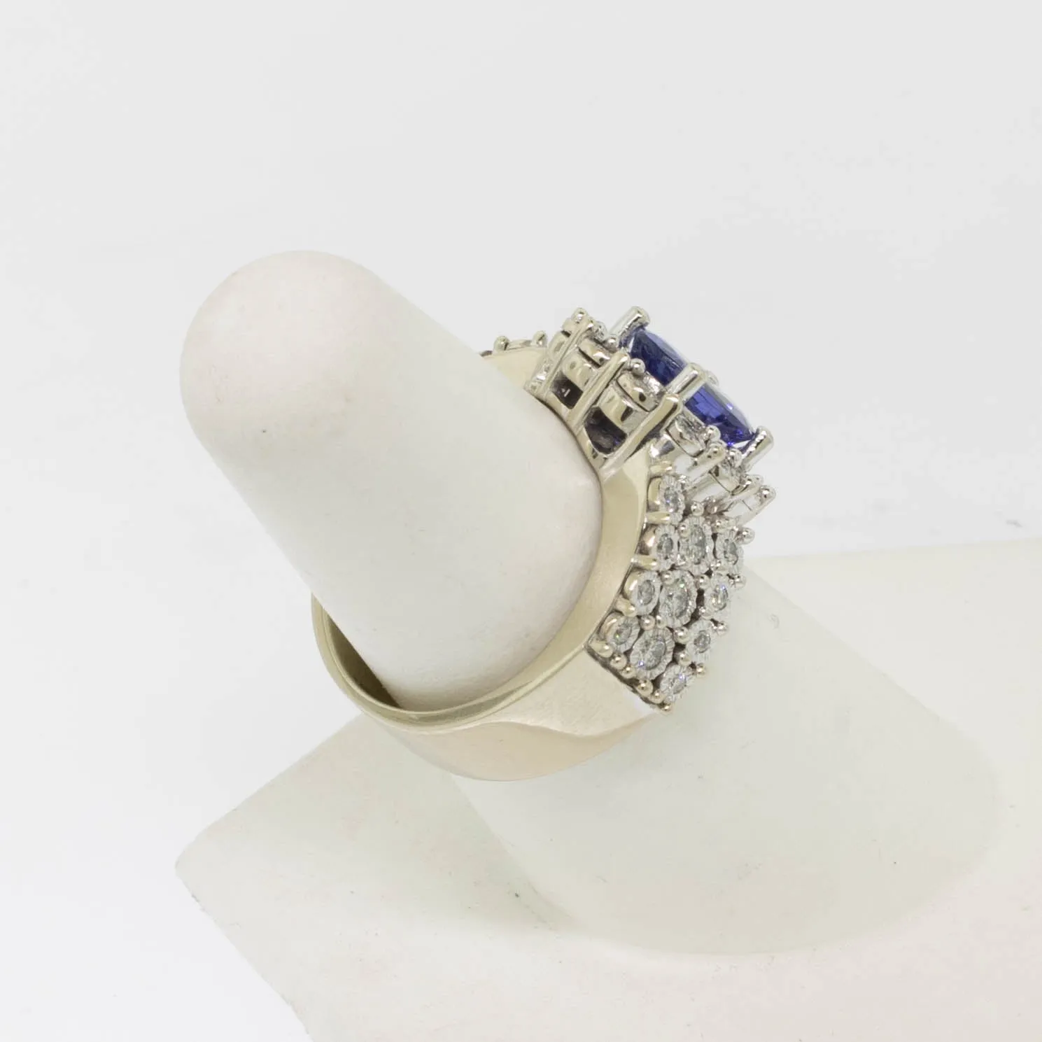 14K White Gold Diamond (.52CTTW) and Tanzanite(~2CT) Ring Size 7 Preowned