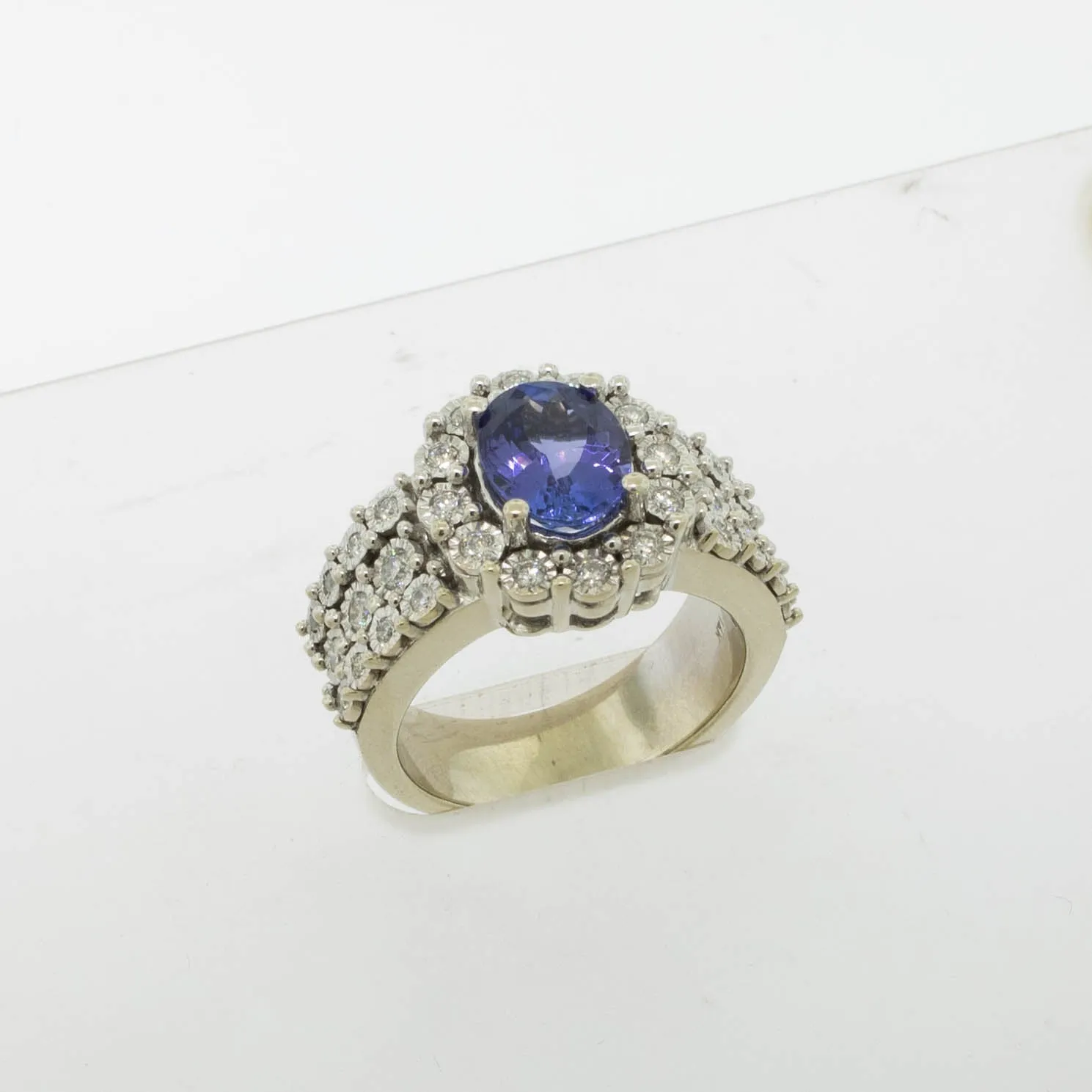 14K White Gold Diamond (.52CTTW) and Tanzanite(~2CT) Ring Size 7 Preowned