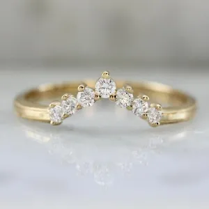 Lune V Shaped Tiara Diamond Band