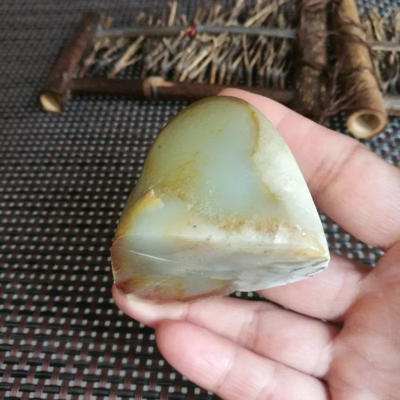 Natural Hetian Jade Rough Nephrite Raw (113g, 3.5X3.5X2cm)