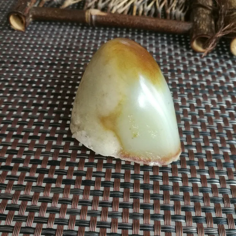 Natural Hetian Jade Rough Nephrite Raw (113g, 3.5X3.5X2cm)