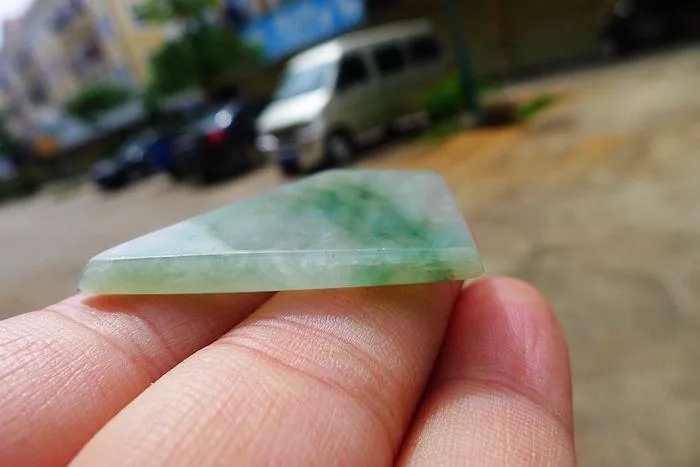 Natural Jade Rough Jadeite Raw (10g,3.5X2.9X0.4cm)