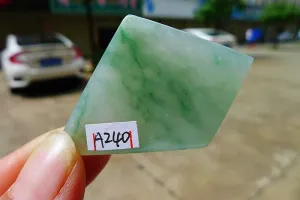 Natural Jade Rough Jadeite Raw (10g,3.5X2.9X0.4cm)