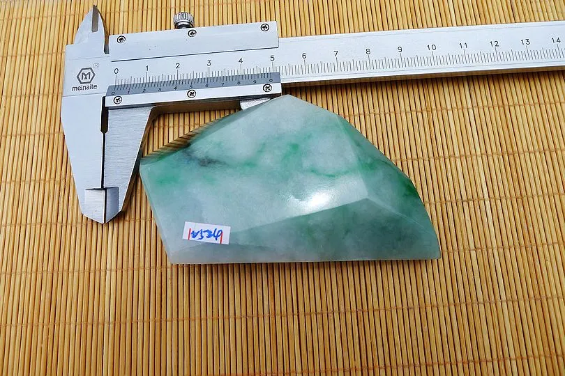 Natural Jade Rough Jadeite Raw (122g,8.6X4.6X1.6cm)