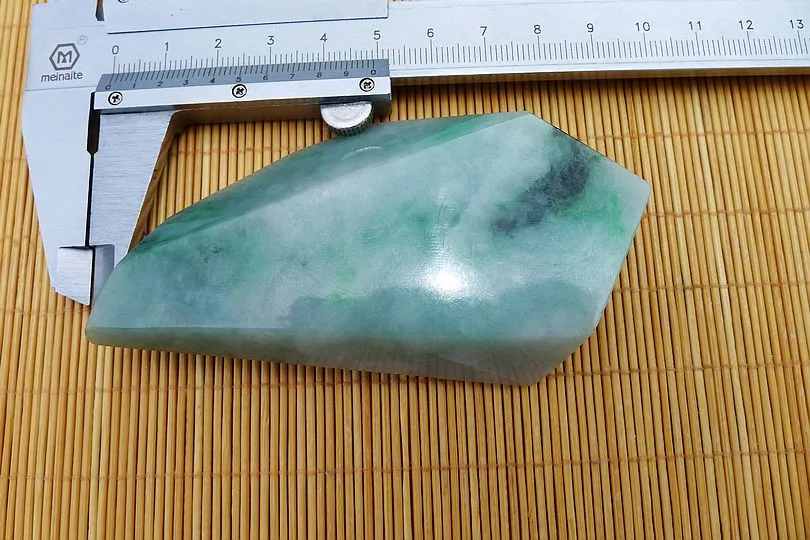 Natural Jade Rough Jadeite Raw (122g,8.6X4.6X1.6cm)