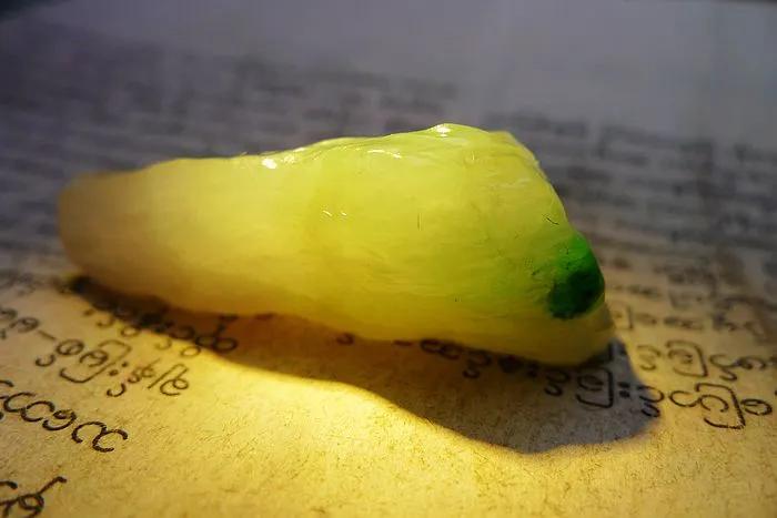 Natural Jade Rough Jadeite Raw (22g,4.1X2.2X1.3cm)