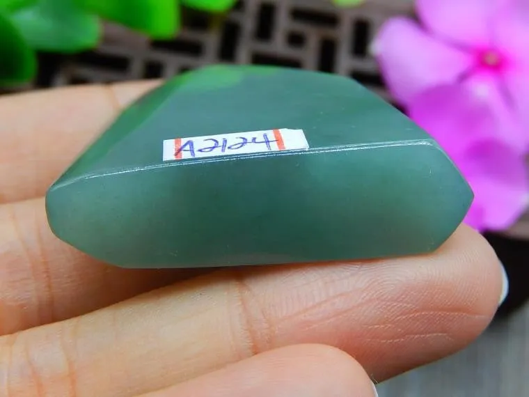 Natural Jade Rough Jadeite Raw (27g, 33X31X10mm)