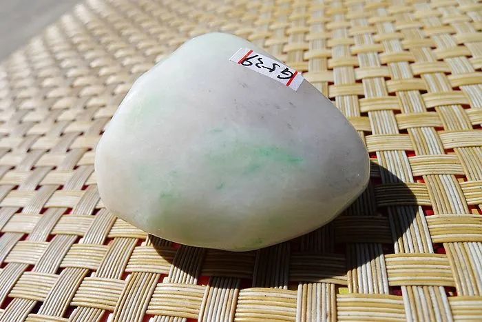 Natural Jade Rough Jadeite Raw (59g,4X3.7X3.5cm)