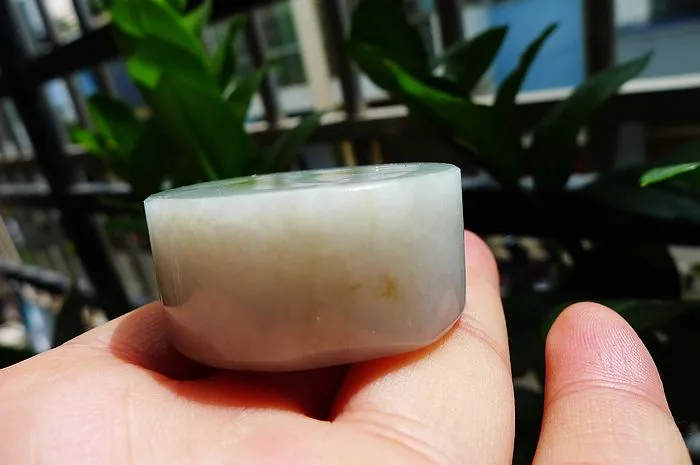 Natural Jade Rough Jadeite Raw (65g,3.7X1.8cm)