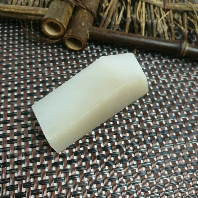 Natural Kunlun Jade Rough Nephrite Raw (108g,7X3X2.8cm)