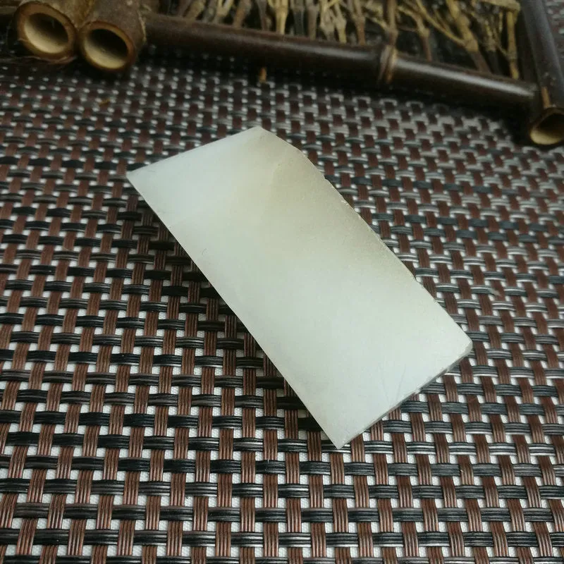 Natural Kunlun Jade Rough Nephrite Raw (108g,7X3X2.8cm)