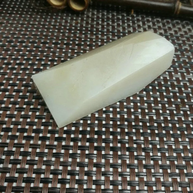 Natural Kunlun Jade Rough Nephrite Raw (108g,7X3X2.8cm)