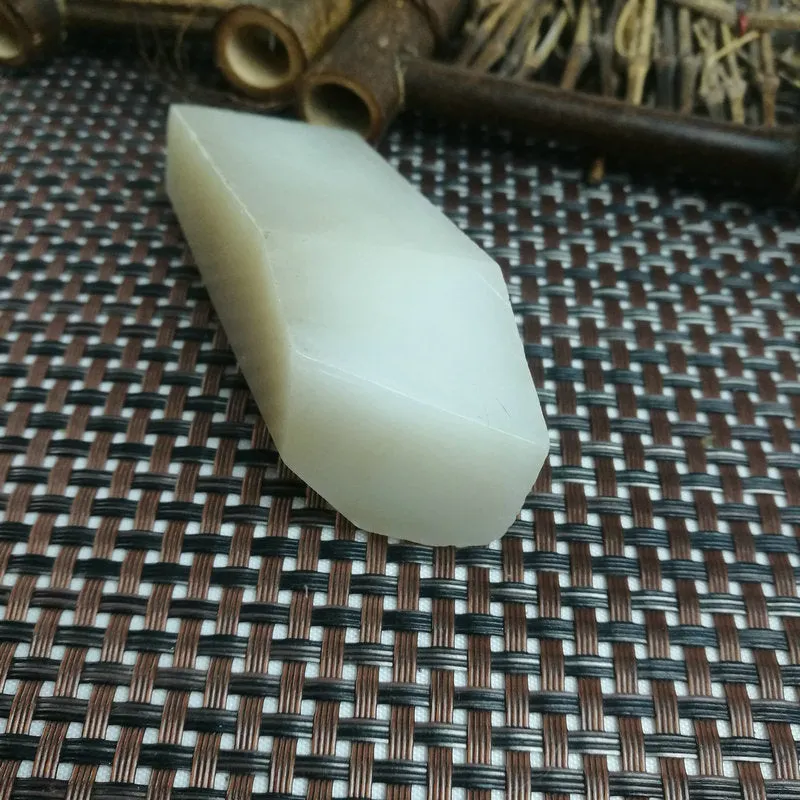 Natural Kunlun Jade Rough Nephrite Raw (108g,7X3X2.8cm)