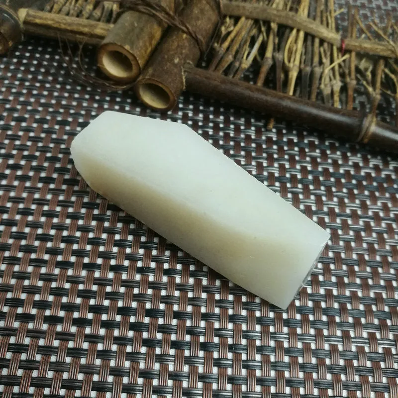 Natural Kunlun Jade Rough Nephrite Raw (108g,7X3X2.8cm)