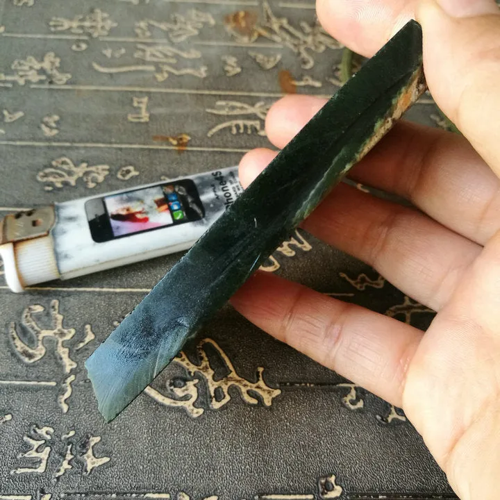 Natural Kunlun Jade Rough Nephrite Raw (113g, 8.5X4X1cm)