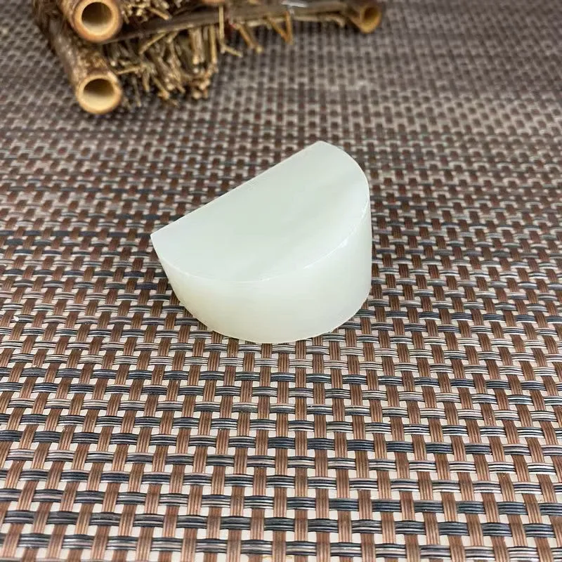 Natural Kunlun Jade Rough Nephrite Raw (119g,5.3X3.6X2.8cm)