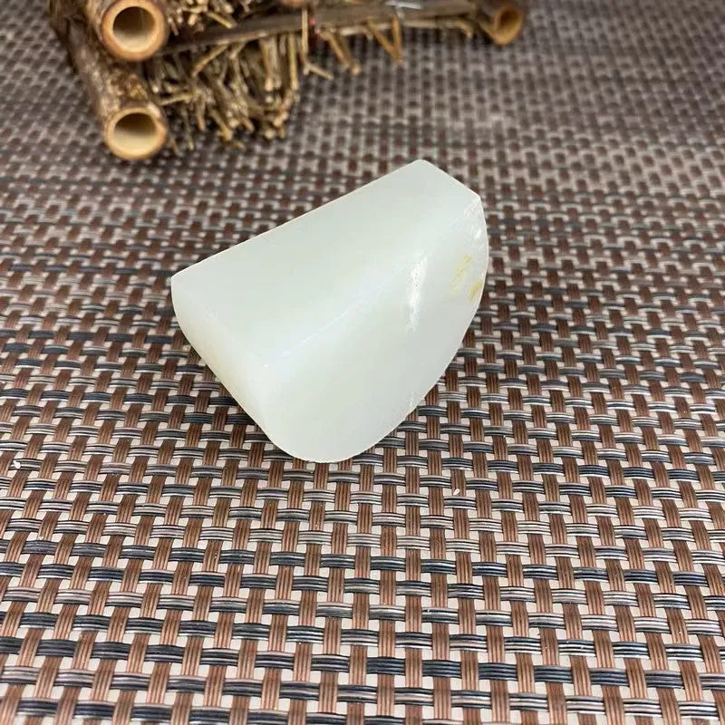 Natural Kunlun Jade Rough Nephrite Raw (119g,5.3X3.6X2.8cm)