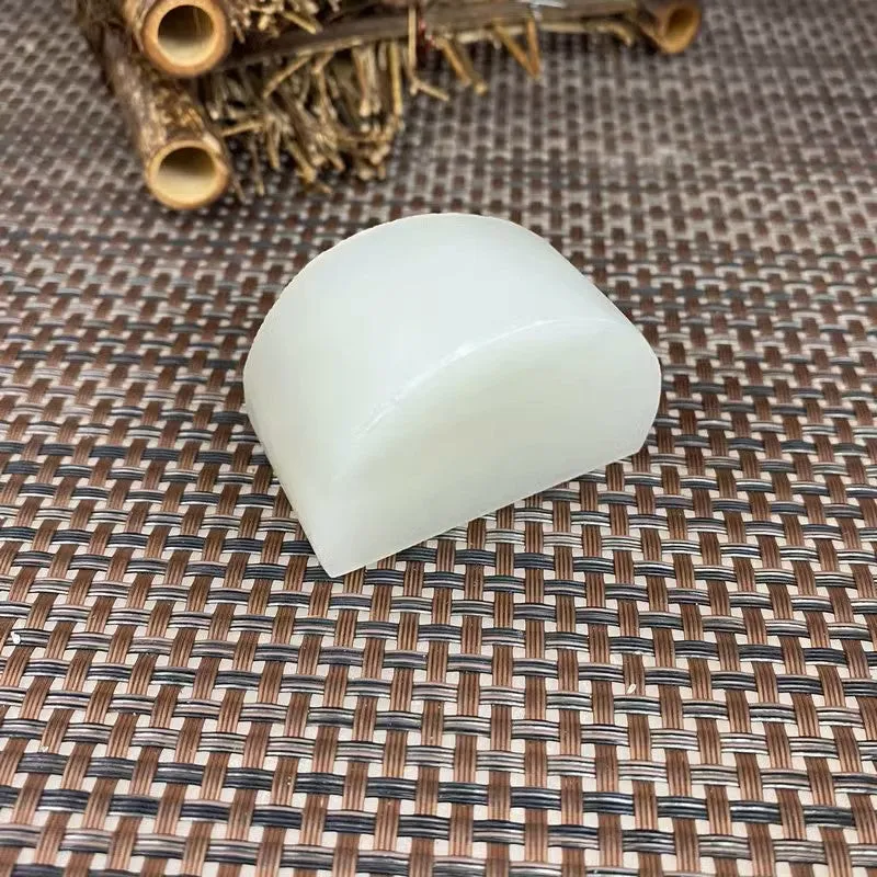 Natural Kunlun Jade Rough Nephrite Raw (119g,5.3X3.6X2.8cm)