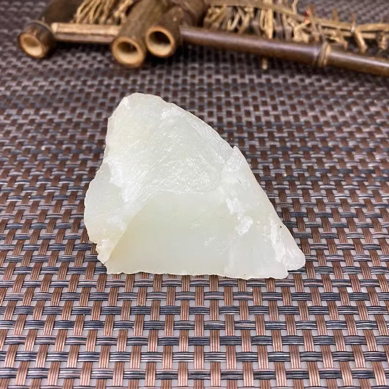 Natural Kunlun Jade Rough Nephrite Raw (126g,7.5X4.5X3.1cm)