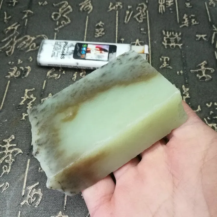 Natural Kunlun Jade Rough Nephrite Raw (221g, 6.8X4.9X2.2cm)