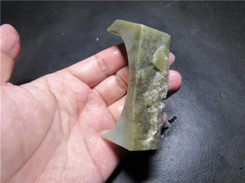 Natural Kunlun Jade Rough Nephrite Raw (64.84g, 75X47X20mm)