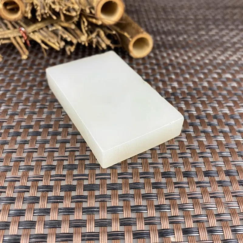 Natural Kunlun Jade Rough Nephrite Raw (66g,6.0X3.6X1.0cm)