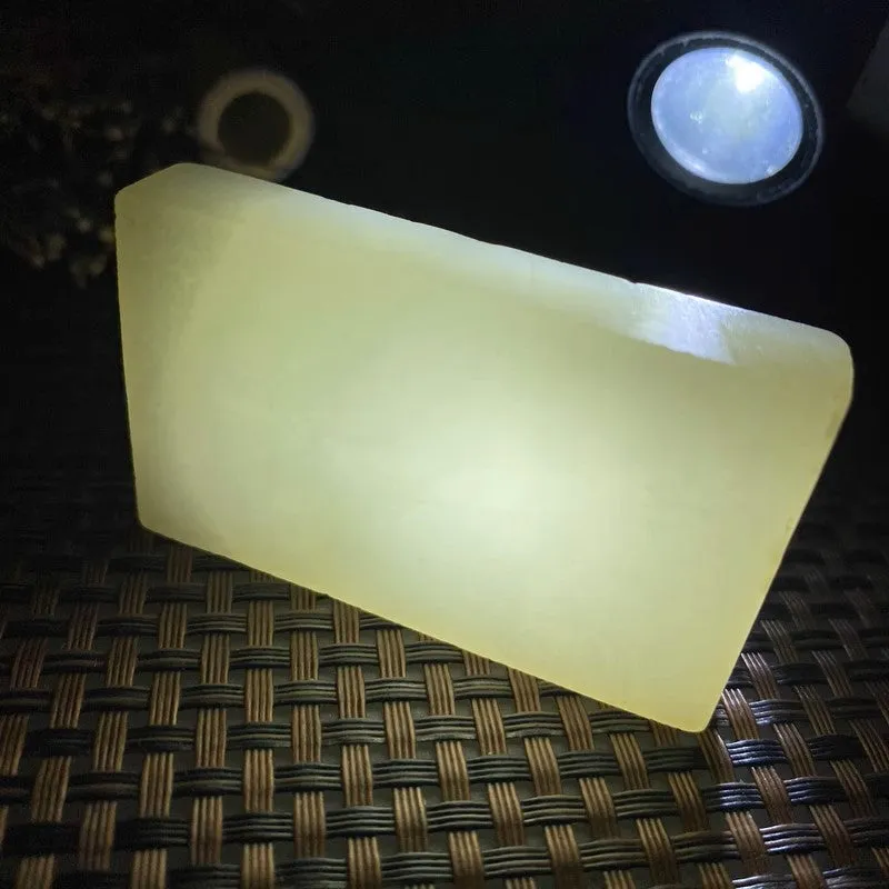 Natural Kunlun Jade Rough Nephrite Raw (66g,6.0X3.6X1.0cm)