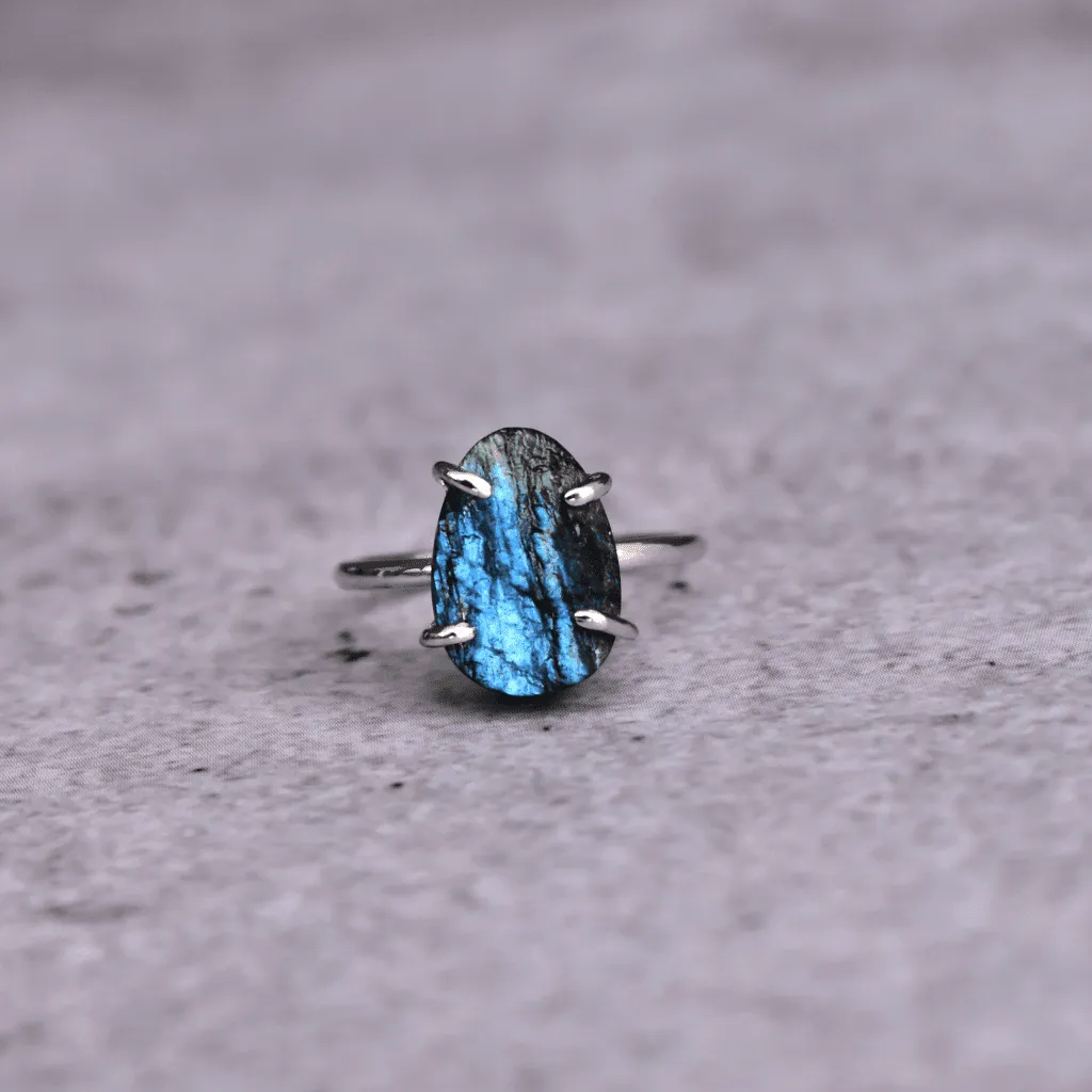 Raw Magic - Labradorite Ring