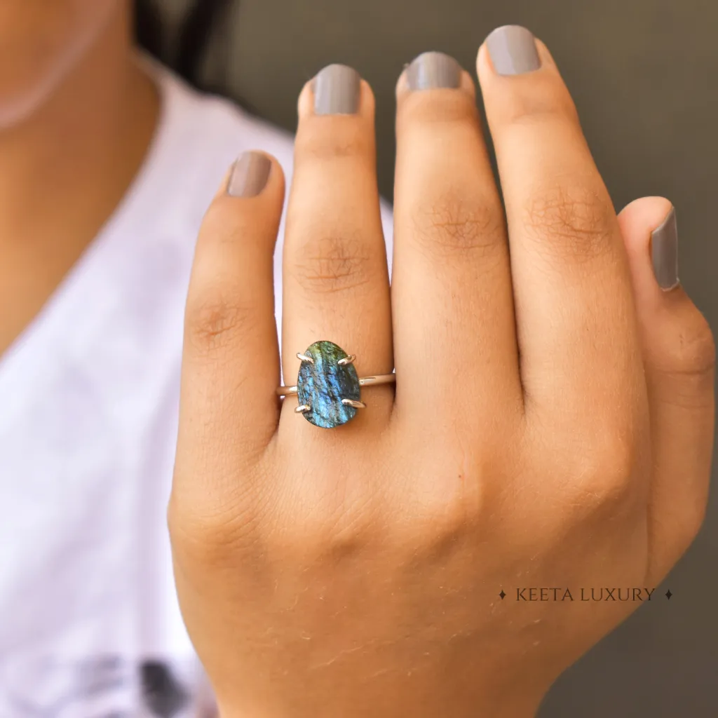 Raw Magic - Labradorite Ring