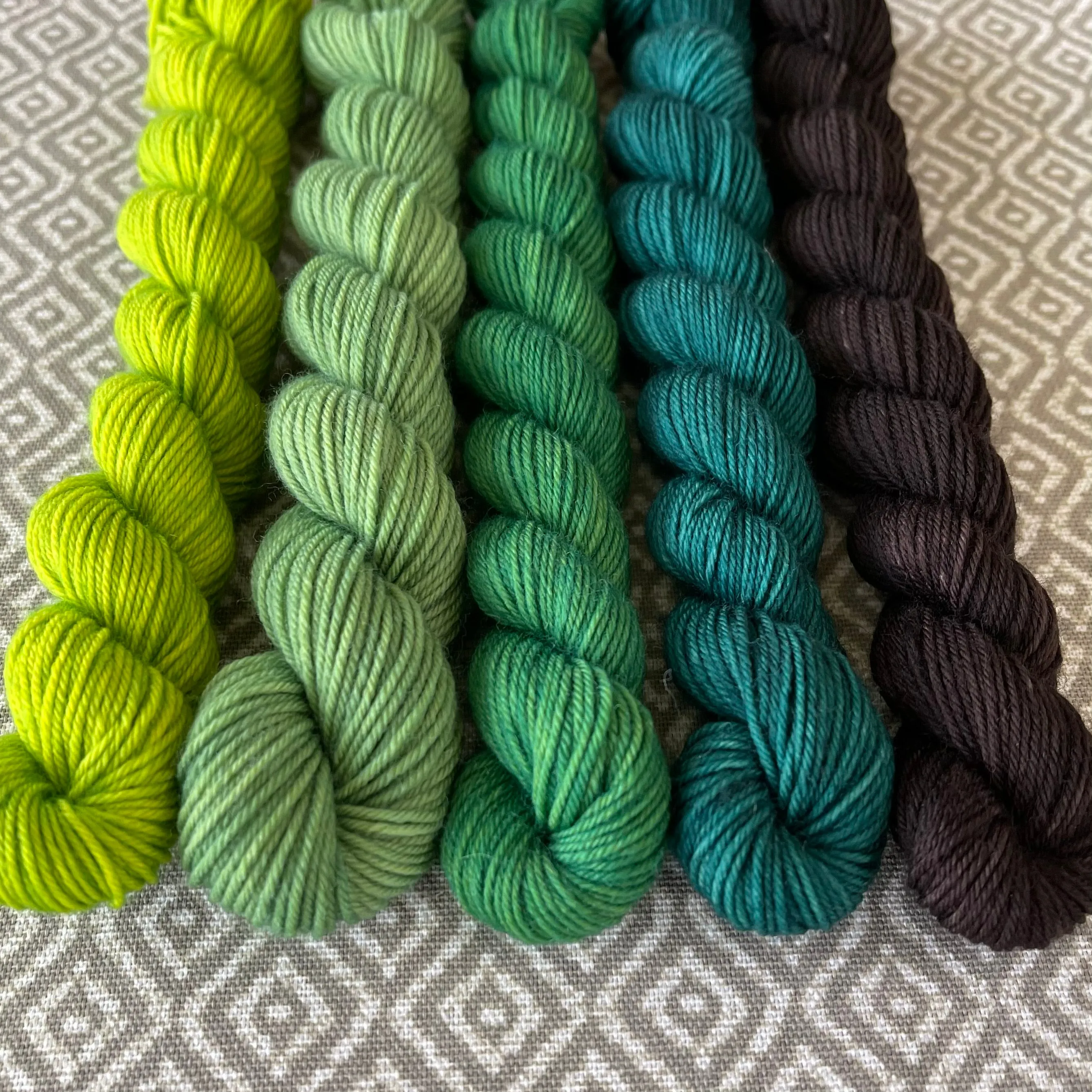 Simply Sock 5-Pack Mini Skeins in Peridot Semi Solid