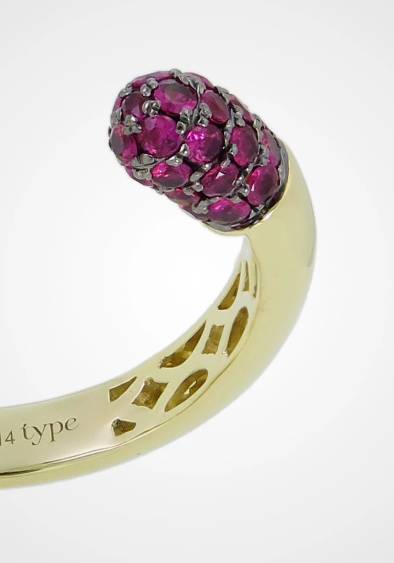 Tube, 14K Yellow Gold   Ruby Ring