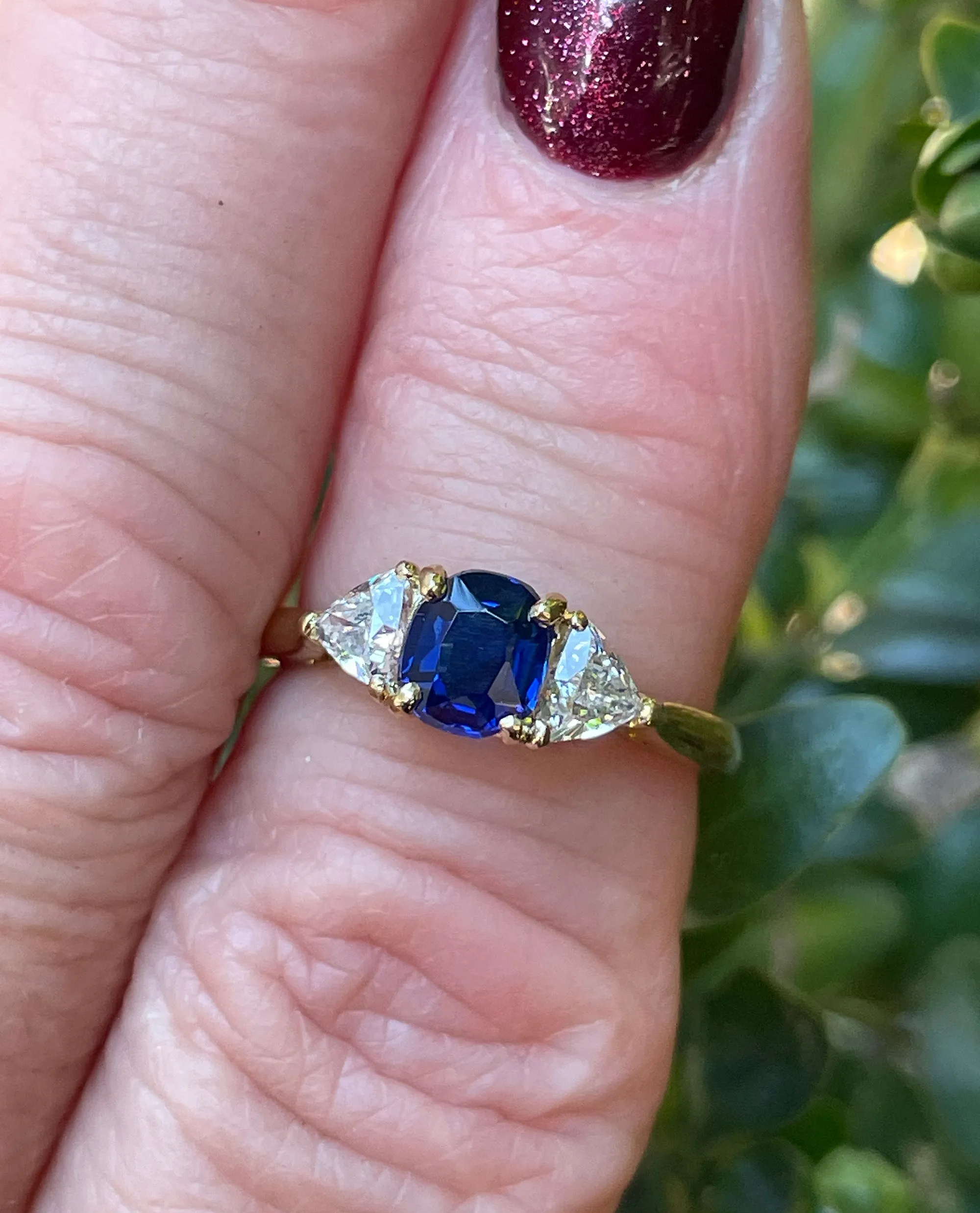 Vintage Van Cleef & Arpels GIA 1.39ctw No-Heat Blue Sapphire and Diamond 3 Stone 18k Yellow Gold Ring