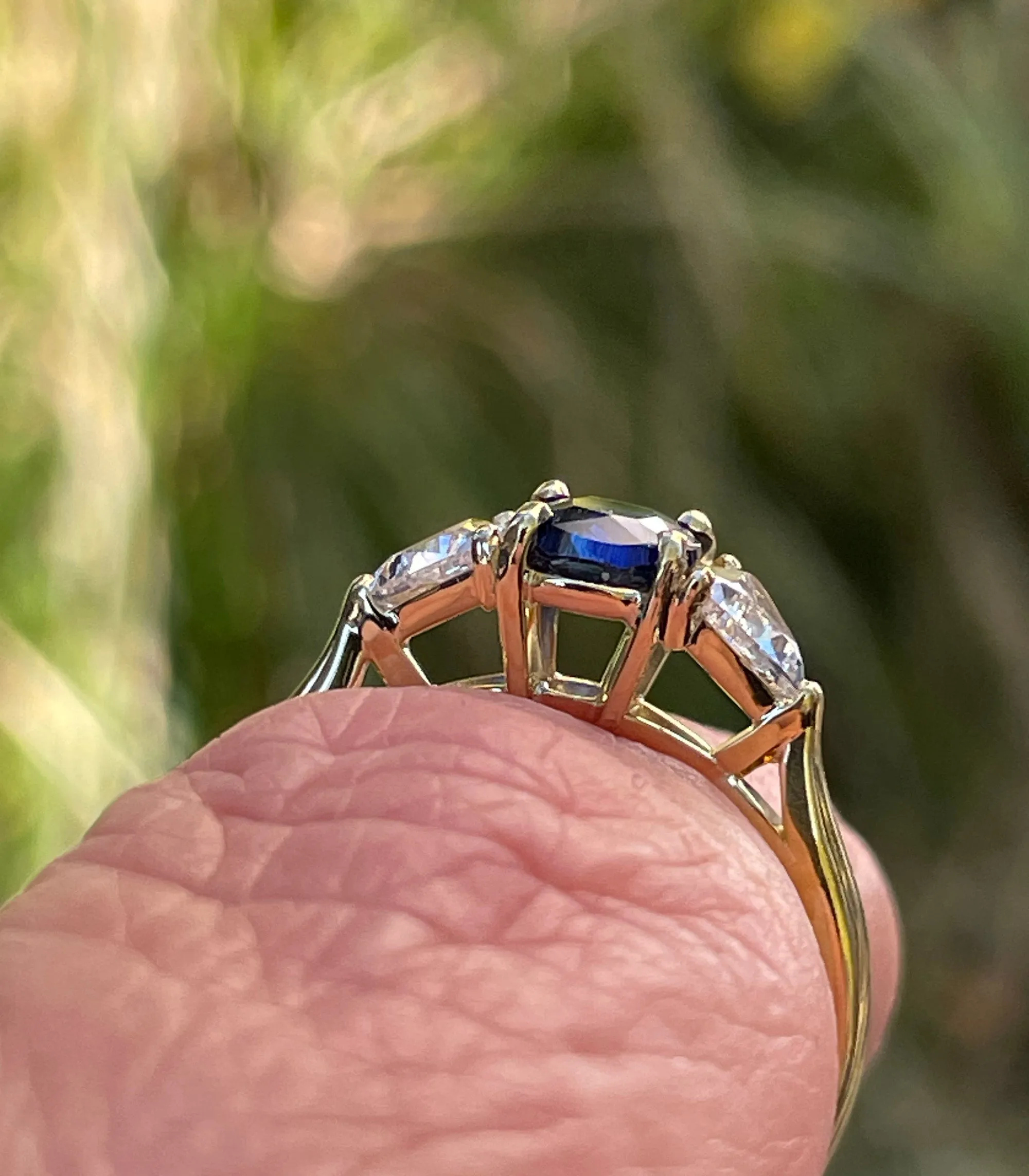 Vintage Van Cleef & Arpels GIA 1.39ctw No-Heat Blue Sapphire and Diamond 3 Stone 18k Yellow Gold Ring